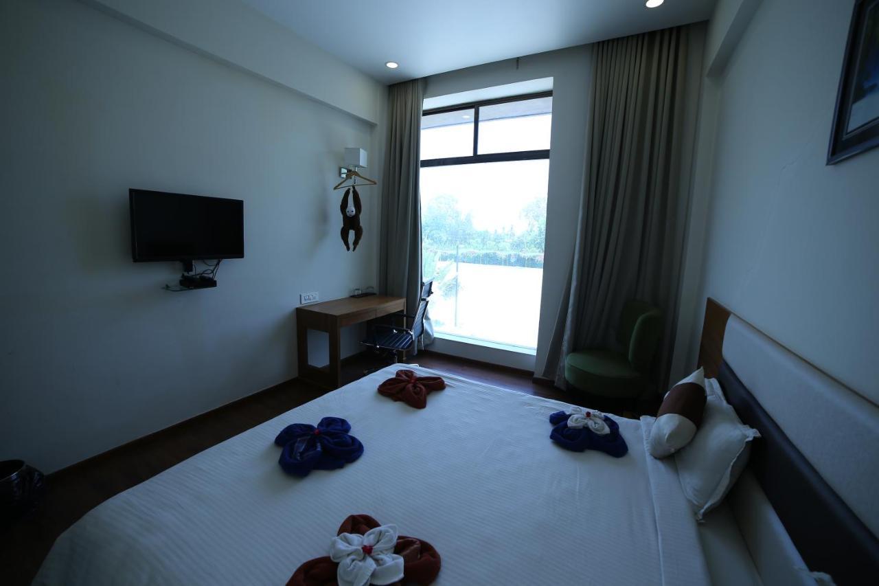 Hotel Anantaragreens Disa Екстериор снимка