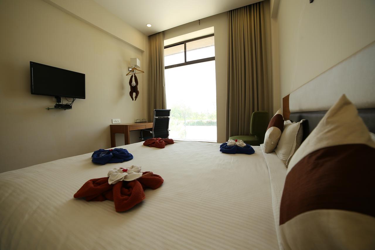 Hotel Anantaragreens Disa Екстериор снимка